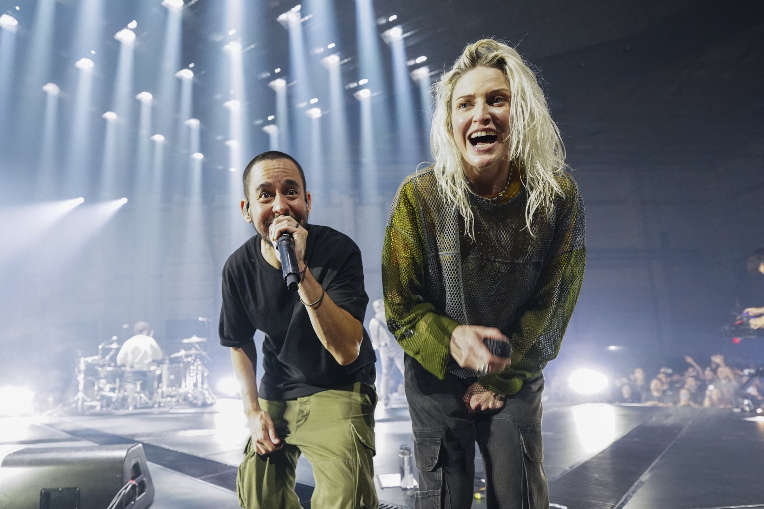 Mike Shinoda and Emily Armstrong performing at linkin Park's reunion